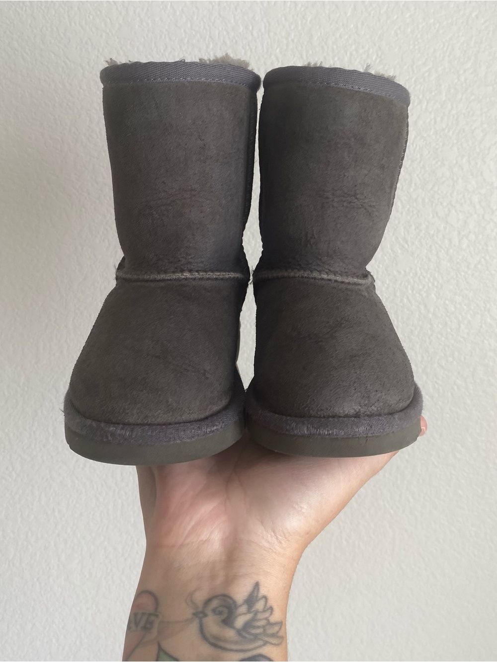 UGG Classic short wool lined leather boot, 8T